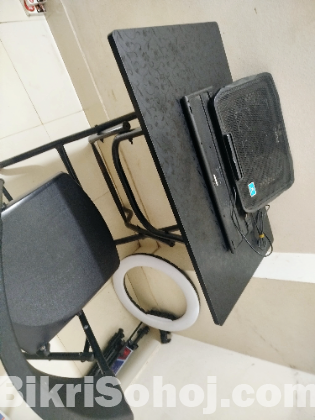 ফোল্ডিং টেবিল শুধু ২ মাস ব্যাবহার করা